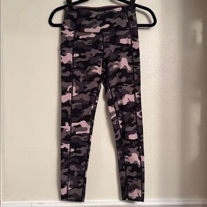 XS Calvin Klein Performance Pink and Black Camo Leggings